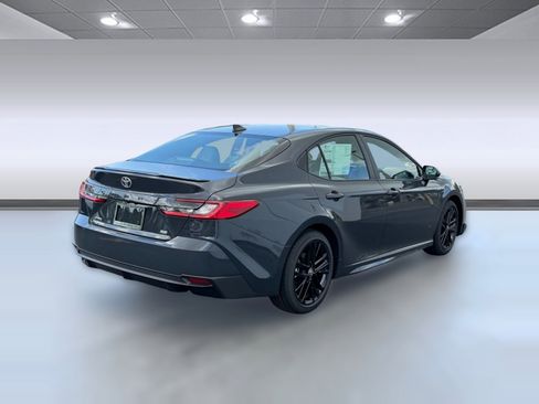 New 2026 Toyota Camry Hybrid image 10