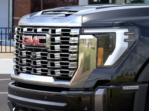 New 2026 GMC Sierra 2500 Denali w/ Denali Reserve Package AWD/4WD image 13