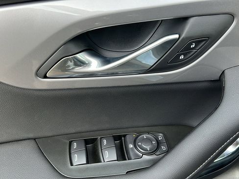 New 2025 Chevrolet Blazer LT w/ Convenience Package image 16