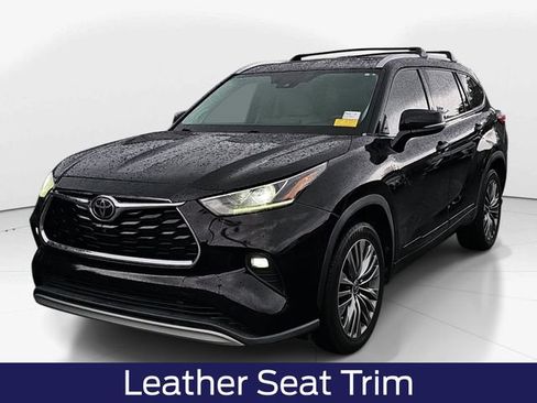 Used 2021 Toyota Highlander Platinum FWD image 9