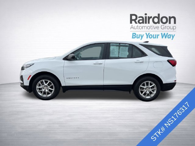 Used 2022 Chevrolet Equinox LS w/ Driver Confidence II Package AWD/4WD image 4