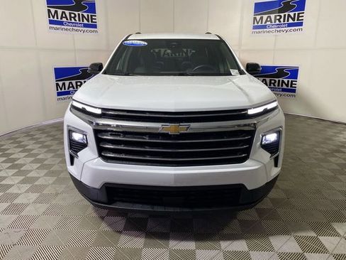 Certified 2025 Chevrolet Traverse LT image 12