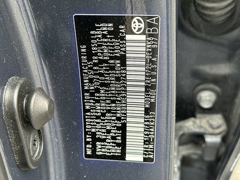 Used 2015 Toyota Corolla LE FWD image 28
