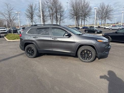 Used 2015 Jeep Cherokee Latitude image 9