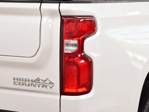 Used 2024 Chevrolet Silverado 1500 High Country AWD/4WD image 21