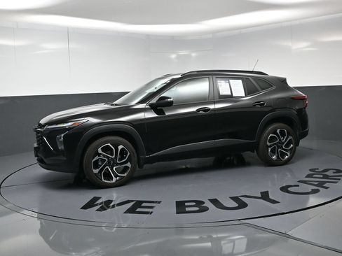 Used 2024 Chevrolet Trax RS w/ Driver Confidence Package FWD image 6