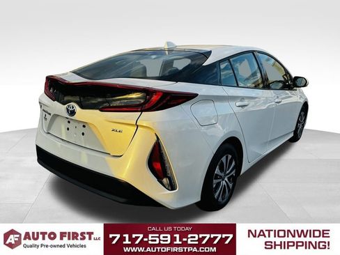 Used 2020 Toyota Prius Prime XLE image 3