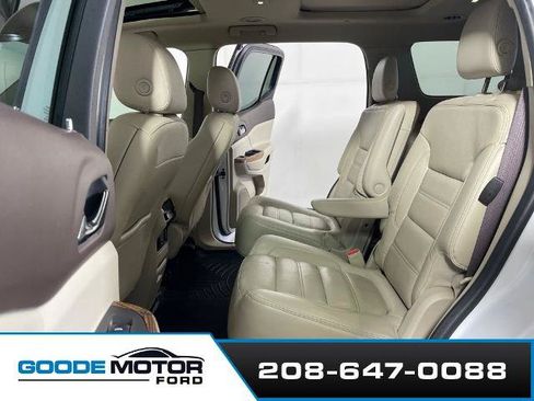 Used 2017 GMC Acadia Denali w/ Technology Package AWD/4WD image 19