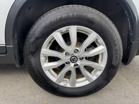 Used 2019 Nissan Rogue SV AWD/4WD image 9