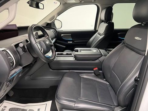 Used 2025 Ford Expedition Max Platinum image 21