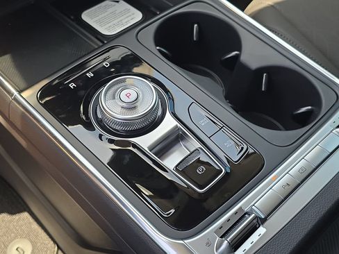 New 2026 Kia Carnival SX w/ SX Dark Edition Package FWD image 27