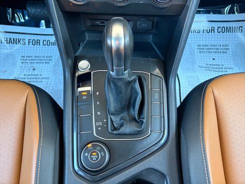 Used 2019 Volkswagen Tiguan SE w/ Panoramic Sunroof Package AWD/4WD image 27