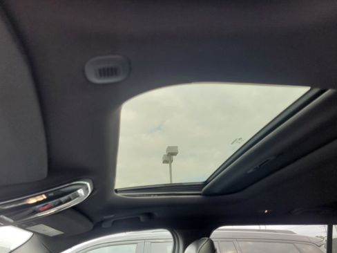 New 2025 Jeep Grand Cherokee L Altitude image 9