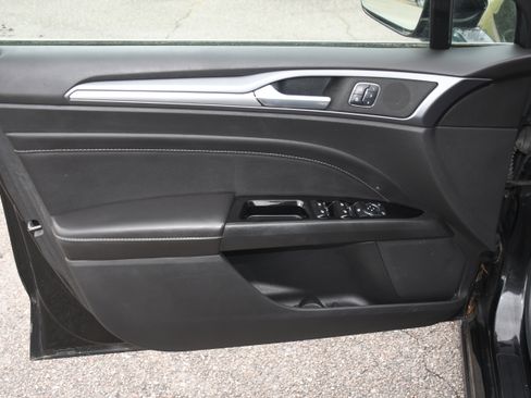 Used 2014 Ford Fusion Titanium FWD image 9