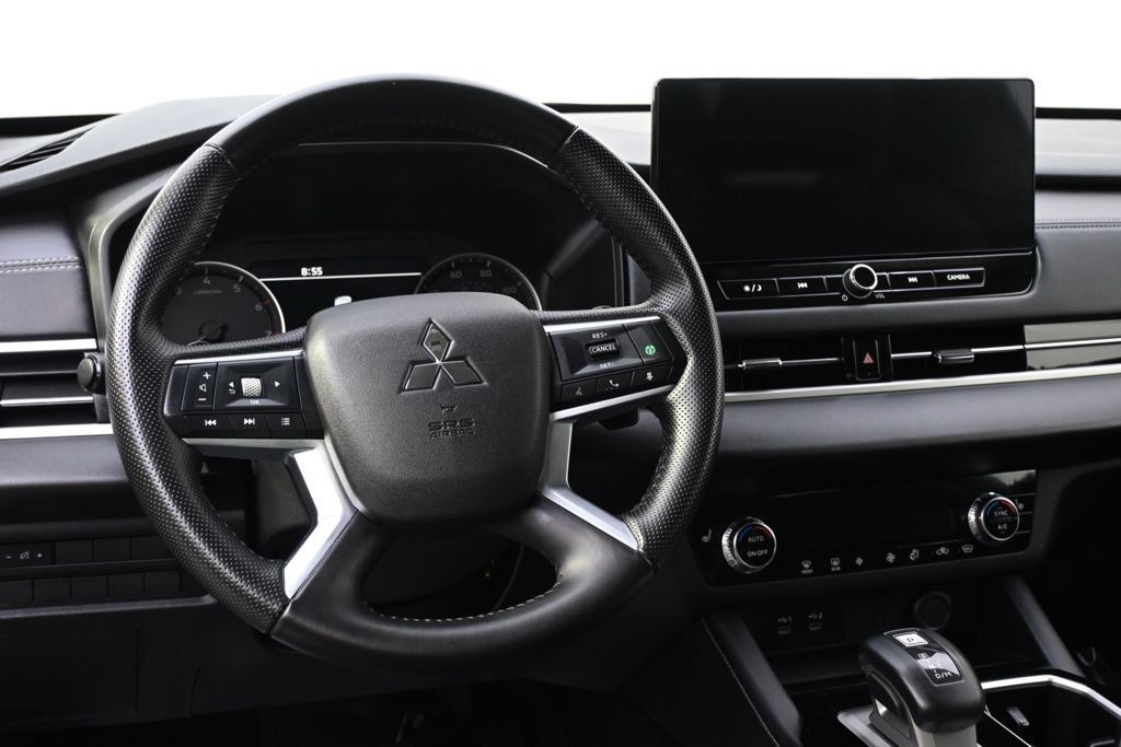 Used 2025 Mitsubishi Outlander SE AWD/4WD image 11