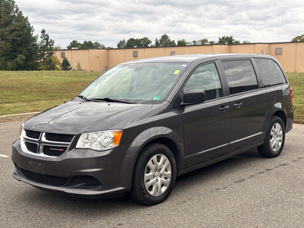 Used 2020 Dodge Grand Caravan SE FWD image 3