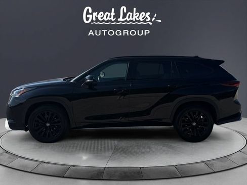 Used 2025 Toyota Highlander XSE AWD/4WD image 2
