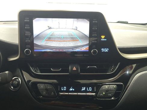 Used 2019 Toyota C-HR XLE FWD image 27