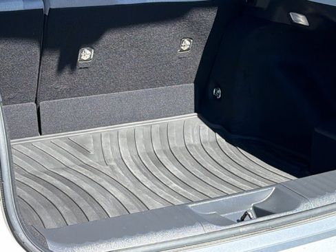 Used 2023 Toyota Prius LE image 27