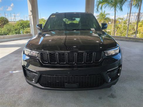 New 2025 Jeep Grand Cherokee Limited image 3
