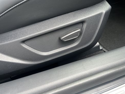 Used 2025 Ford Mustang Premium image 19