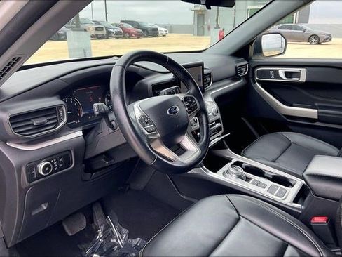 Used 2023 Ford Explorer XLT w/ Equipment Group 202A image 16