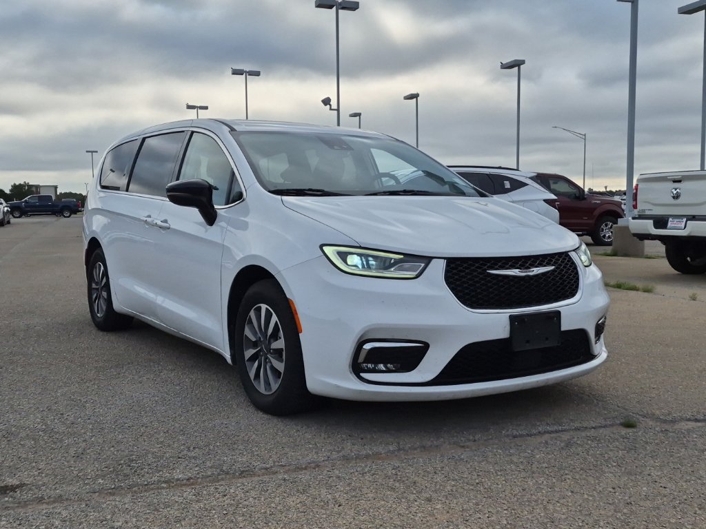 Used 2024 Chrysler Pacifica Limited FWD image 1