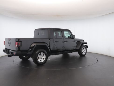 Used 2022 Jeep Gladiator Sport image 25