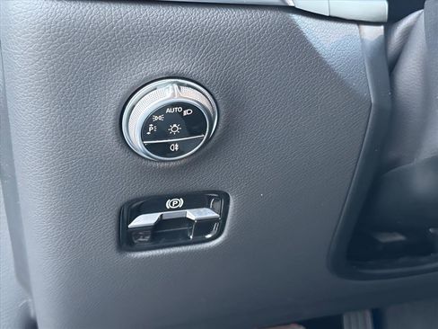 Used 2024 Mercedes-Benz GLC 300 4MATIC image 20