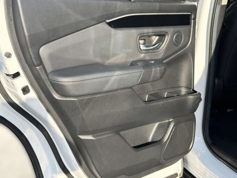 Used 2025 Honda Pilot Touring image 31