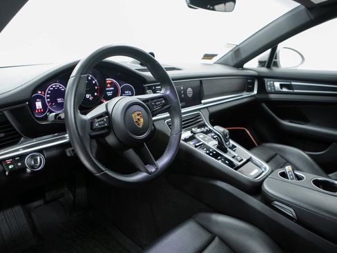 Certified 2022 Porsche Panamera Platinum Edition image 4