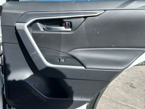 Used 2025 Toyota RAV4 XLE image 30