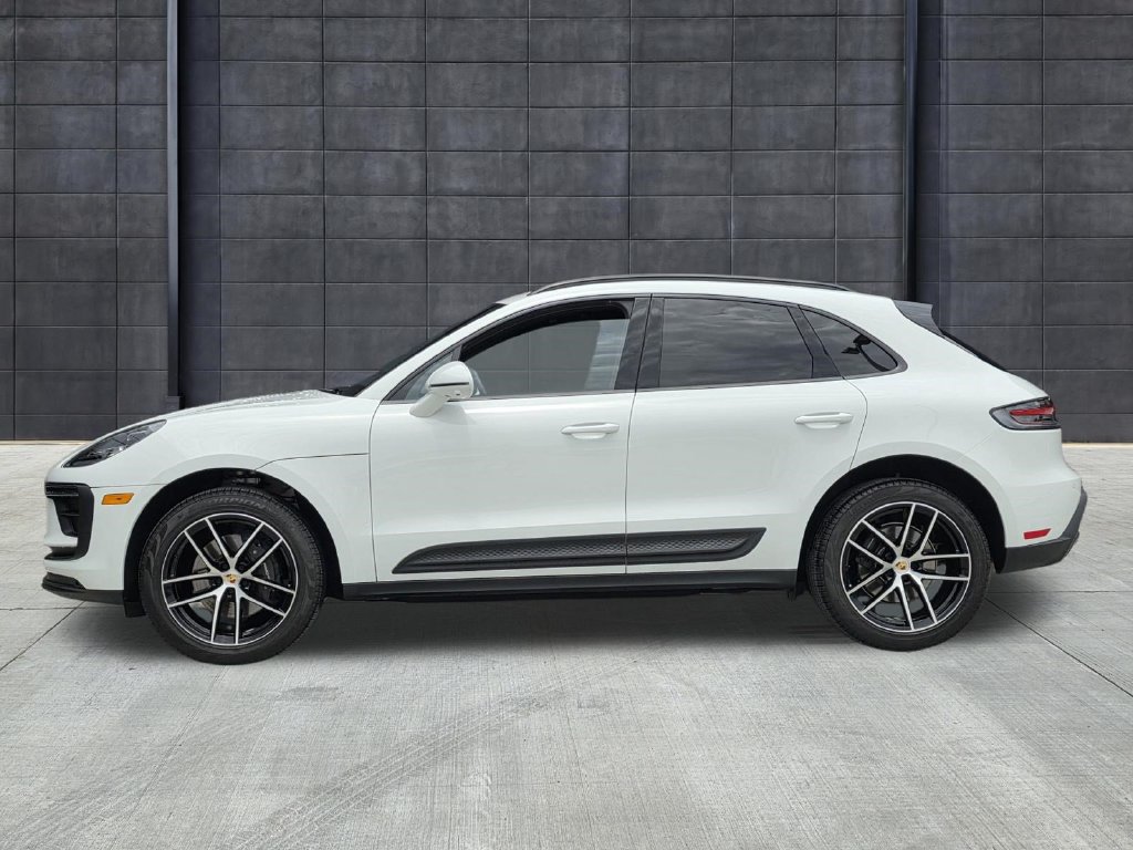 Certified 2026 Porsche Macan AWD/4WD image 2