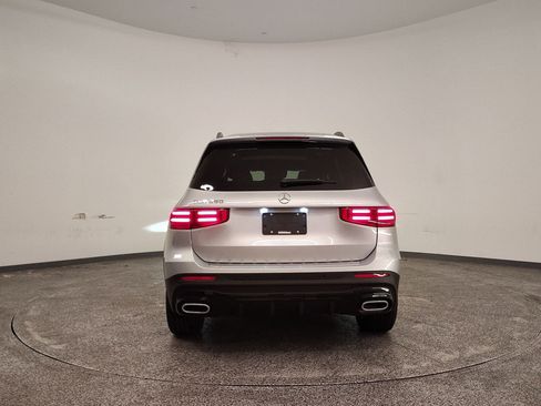 New 2026 Mercedes-Benz GLB 250 image 9