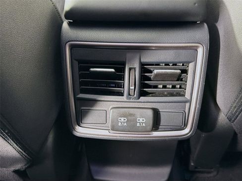 Used 2024 Subaru Forester Premium image 25