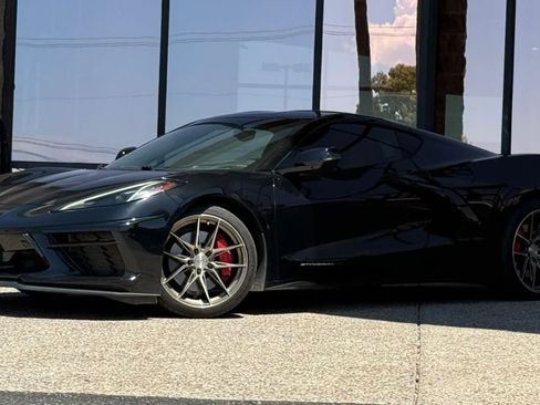 Used 2023 Chevrolet Corvette Stingray Preferred Cpe w/ Z51 Performance Package RWD image 2