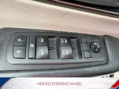 Used 2019 Chrysler Pacifica Touring-L FWD image 13