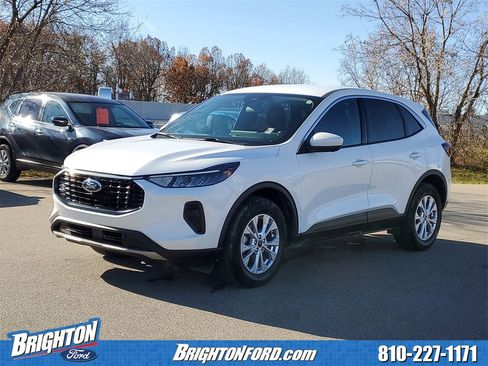 Used 2023 Ford Escape Active w/ Tech Pack #2 image 2