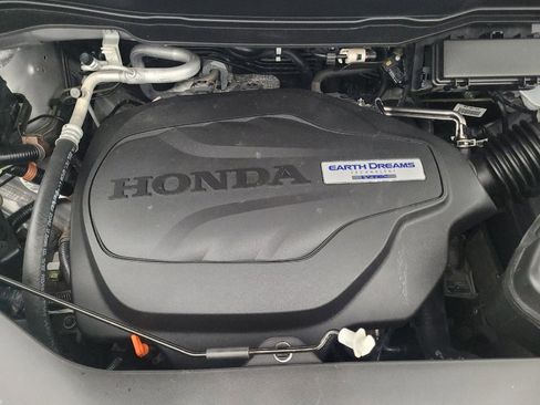 Used 2018 Honda Pilot Touring image 30