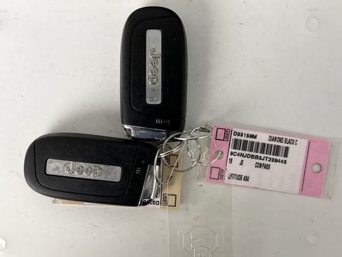 Used 2018 Jeep Compass Latitude w/ Cold Weather Group AWD/4WD image 19