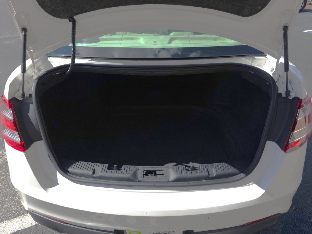 Used 2015 Ford Taurus SEL w/ Equipment Group 201A FWD image 14