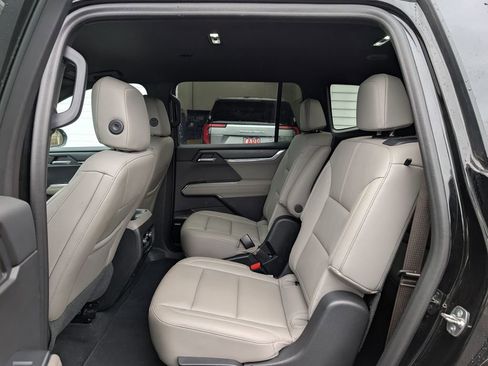 Used 2024 GMC Acadia Elevation image 20