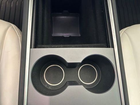 Used 2024 Tesla Model Y Long Range AWD/4WD image 42