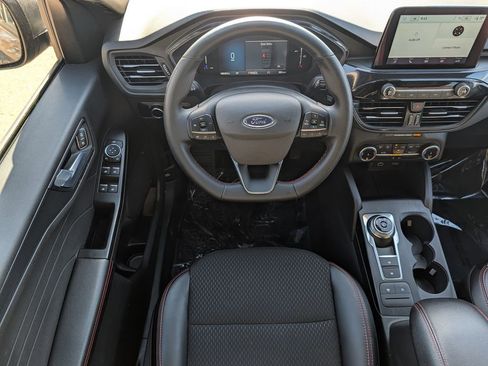 Certified 2025 Ford Escape ST-Line image 11