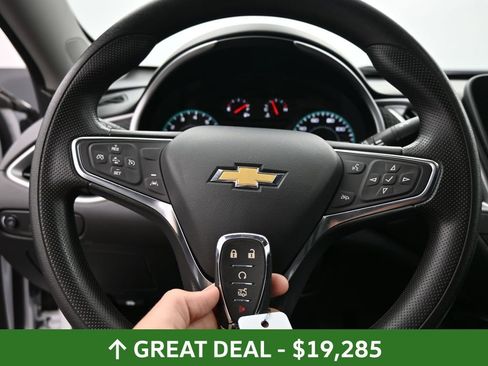 Used 2024 Chevrolet Malibu LT image 32