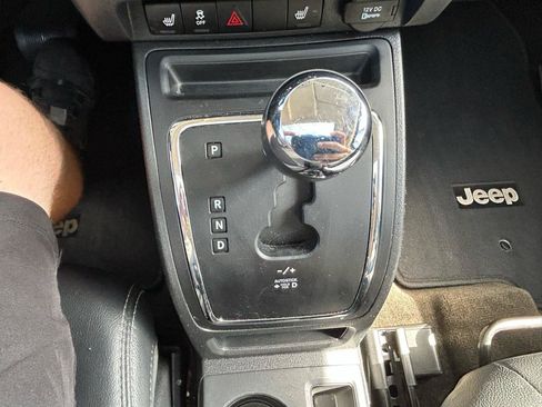 Used 2015 Jeep Patriot High Altitude FWD image 25