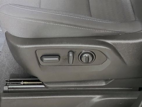 Used 2022 Chevrolet Silverado 1500 Custom w/ Safety Confidence Package image 16