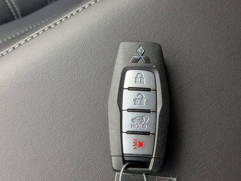 New 2026 Mitsubishi Outlander AWD image 30