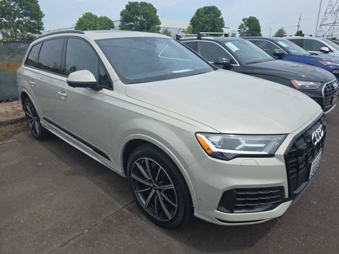 Used 2023 Audi Q7 3.0T Premium Plus w/ Premium Plus Package AWD/4WD image 3