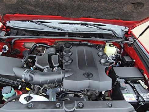 Used 2020 Toyota 4Runner SR5 image 33